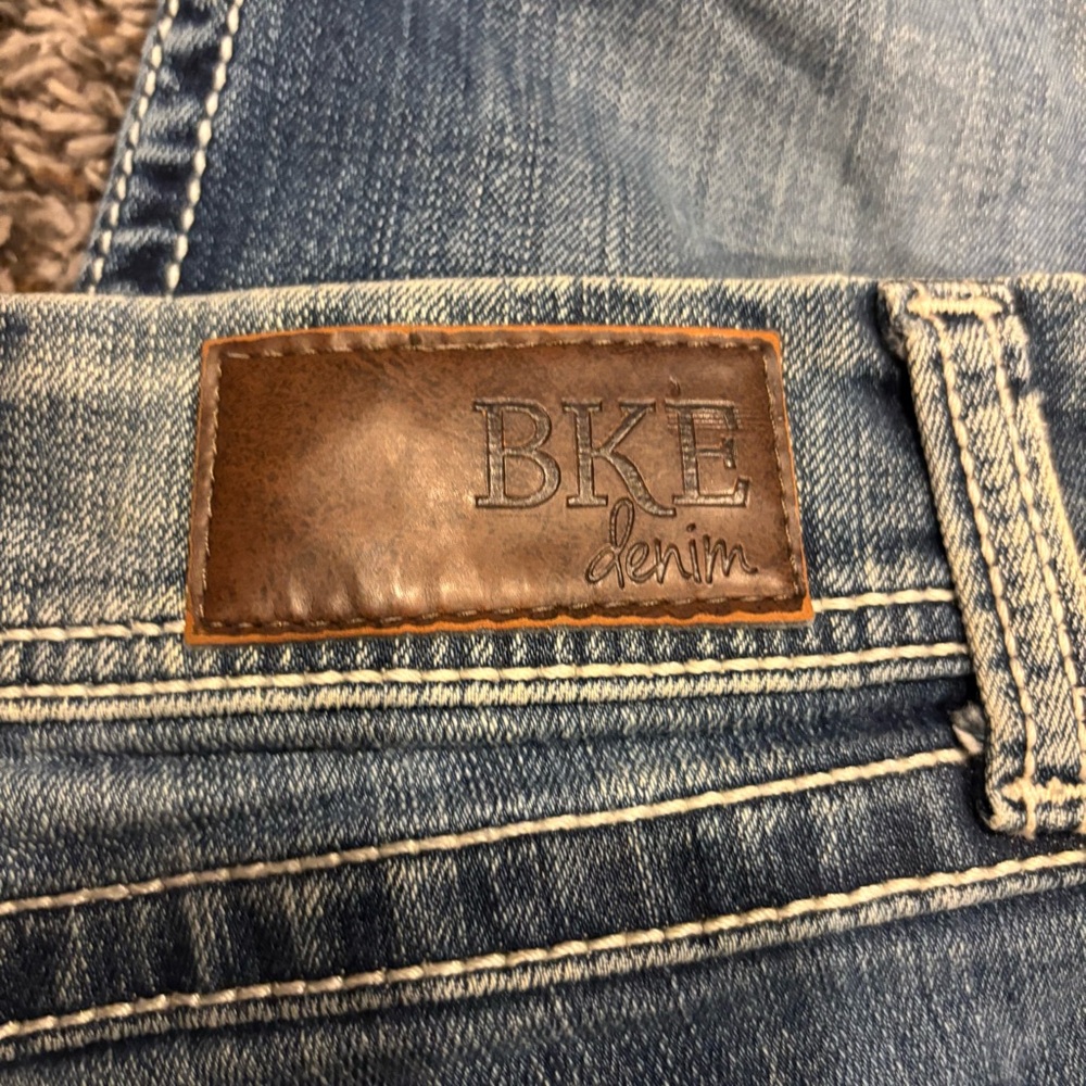 BKE Light Blue Denim Capris - Picture 3 of 9